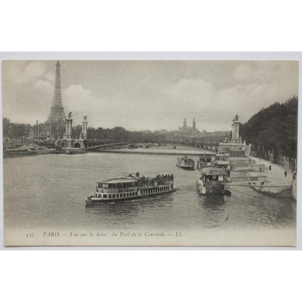 LL Black and White Postcard 'Paris - Vue sur la Seine'