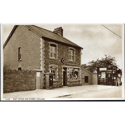 Postcard 'Post Office and Stores, Willand'