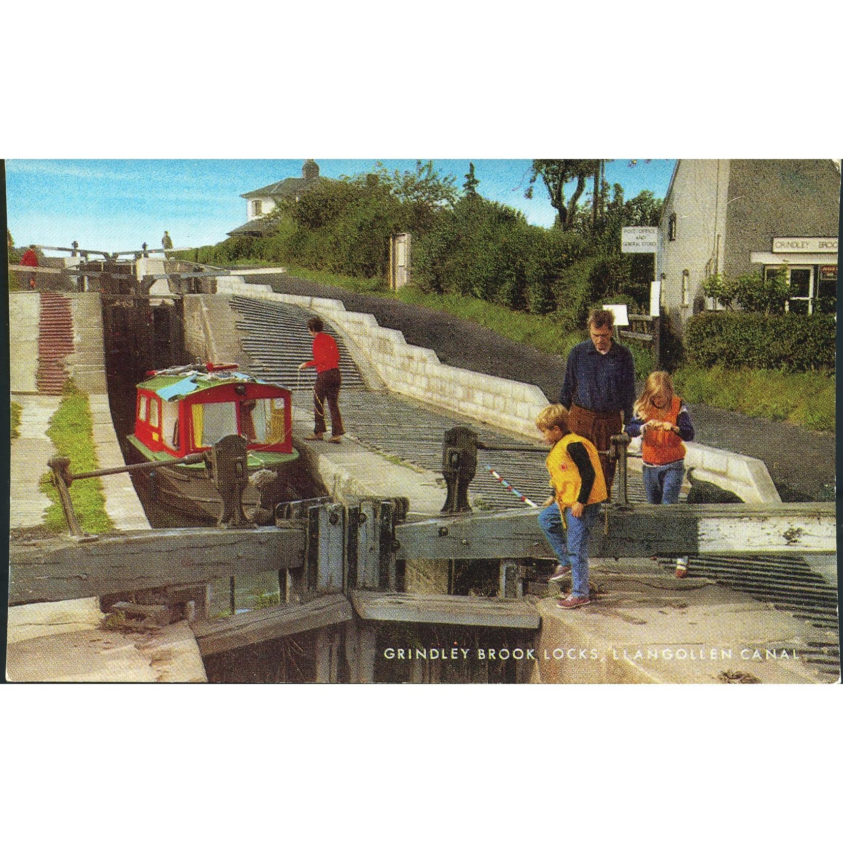 Salmon 'Cameracolour' Postcard ''Grindley Brook Locks, Llangollen Canal'