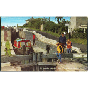 Salmon 'Cameracolour' Postcard ''Grindley Brook Locks, Llangollen Canal'