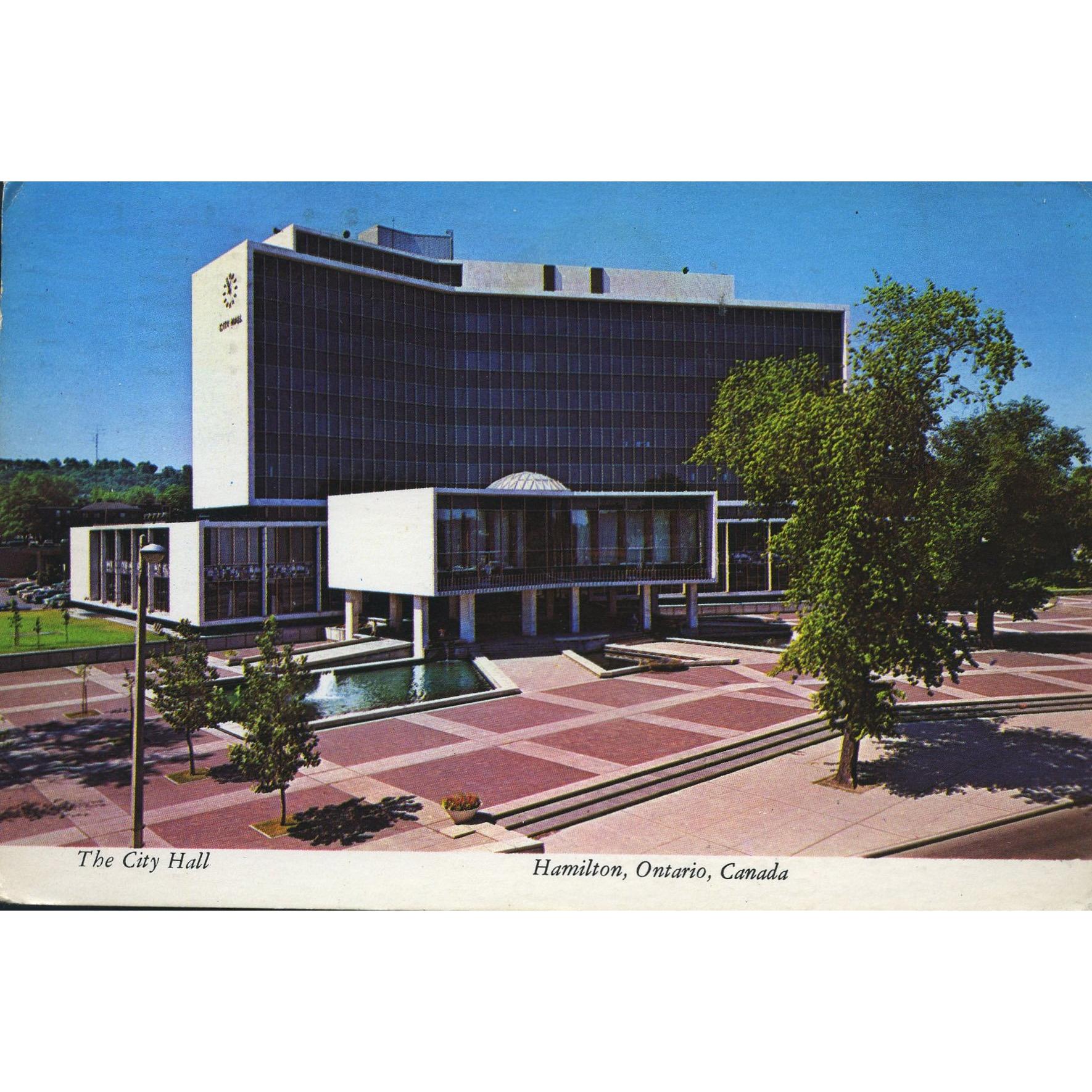 Plasuchrome Canada Colour Postcard 'The City Hall. Hamilton, Ontario, Canada'