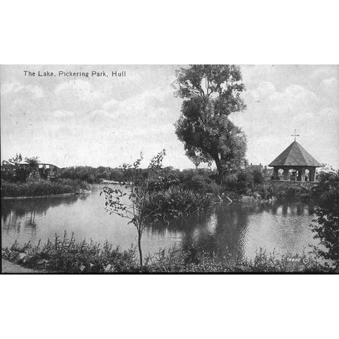 Valentine's Series Postcard 'The Lake, Pickering Park, Hull'