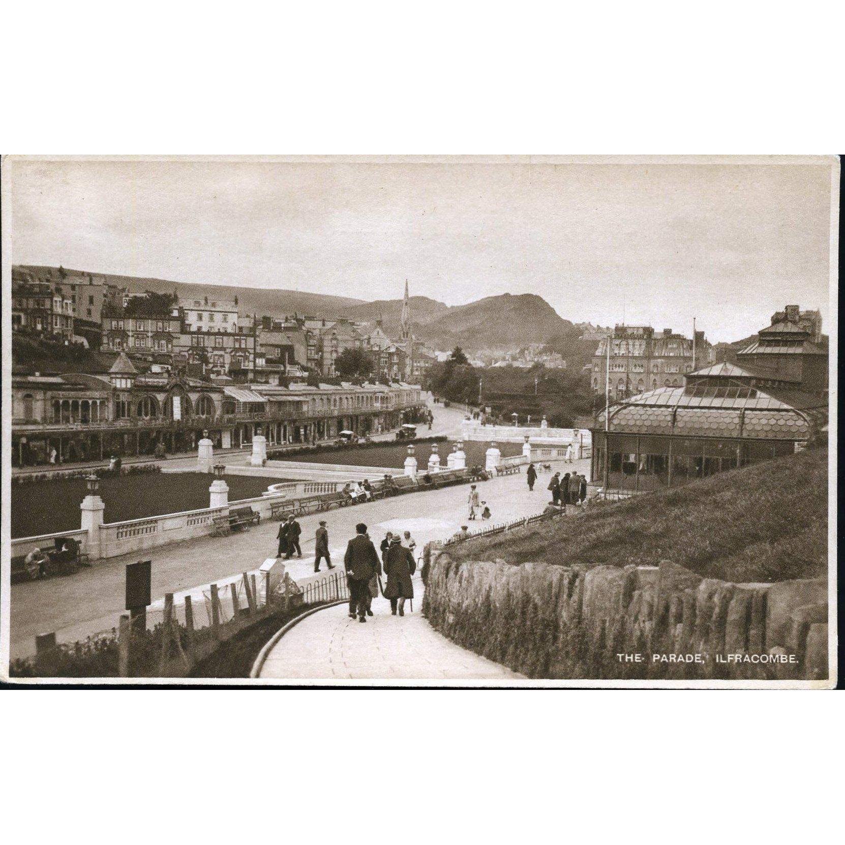 Daily News Publications Postcard 'The Parade, Ilfracombe'