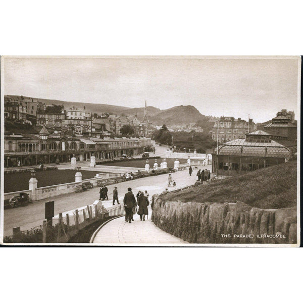 Daily News Publications Postcard 'The Parade, Ilfracombe'