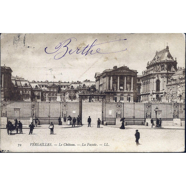 LL (Léon & Lévy) Postcard 'Versailles - Le Chateau - La Facade'