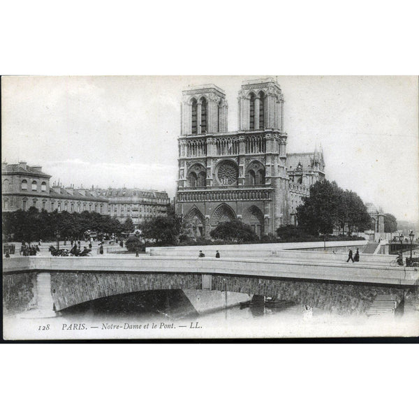 LL (Léon & Lévy) Postcard 'Paris - Notre-Dame et le Pont'