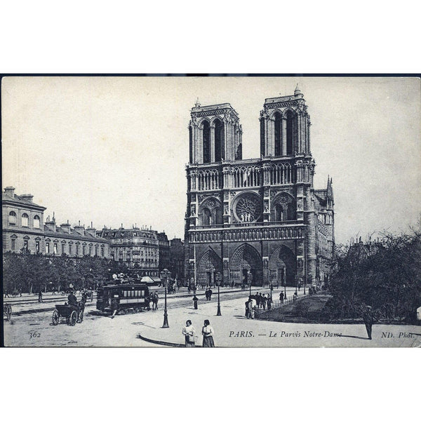 Neurdein Frères Postcard 'Paris - Le Parvis Notre-Dame'