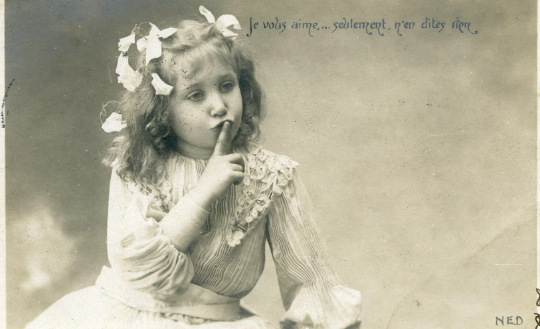 Real Photograph French Postcard of Little Girl 'Je vous aime...', Antique Photography, Sweetheart Postcards